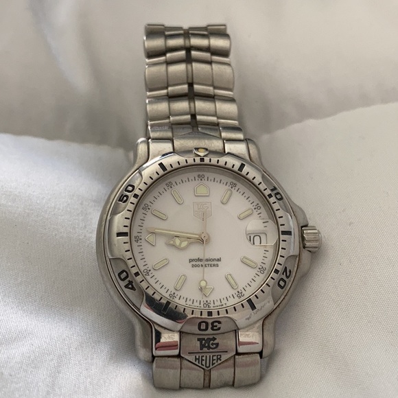 Tag Heuer 6000 Quartz Watch - Picture 13 of 16